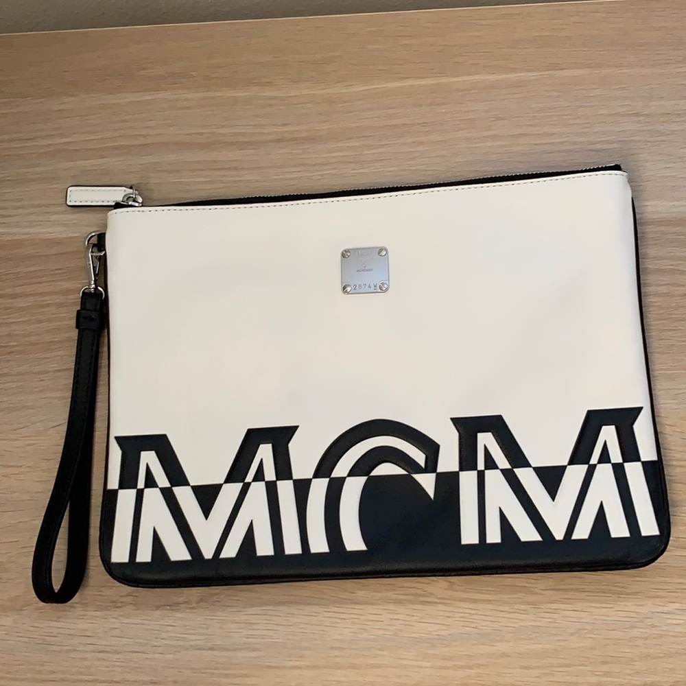 MCM Large wristlet/pouch